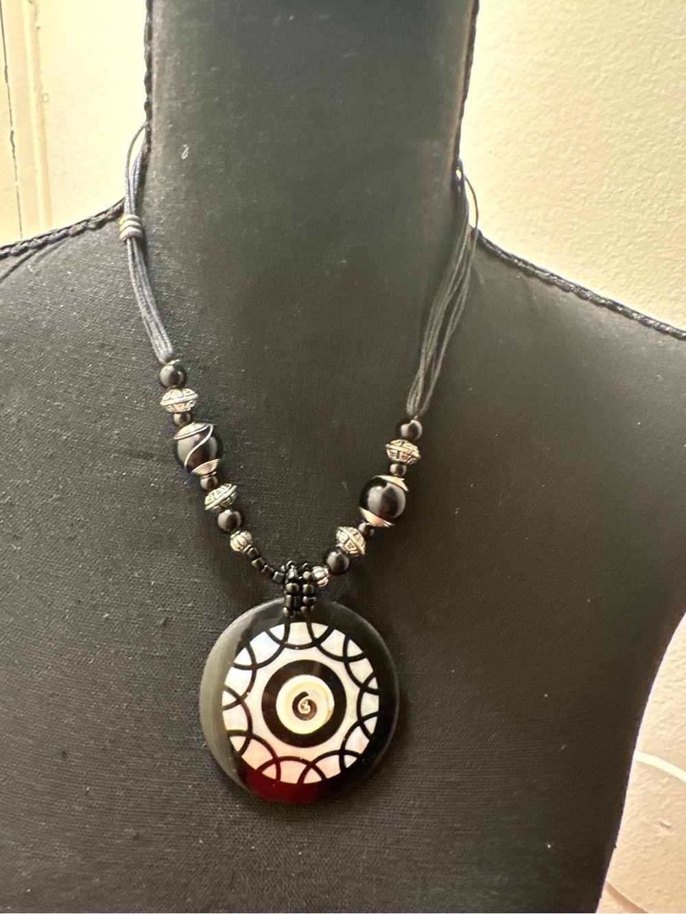 Boho Black White Round Inlay Pendant Necklace Geometric Tribal Silver Beads Cord